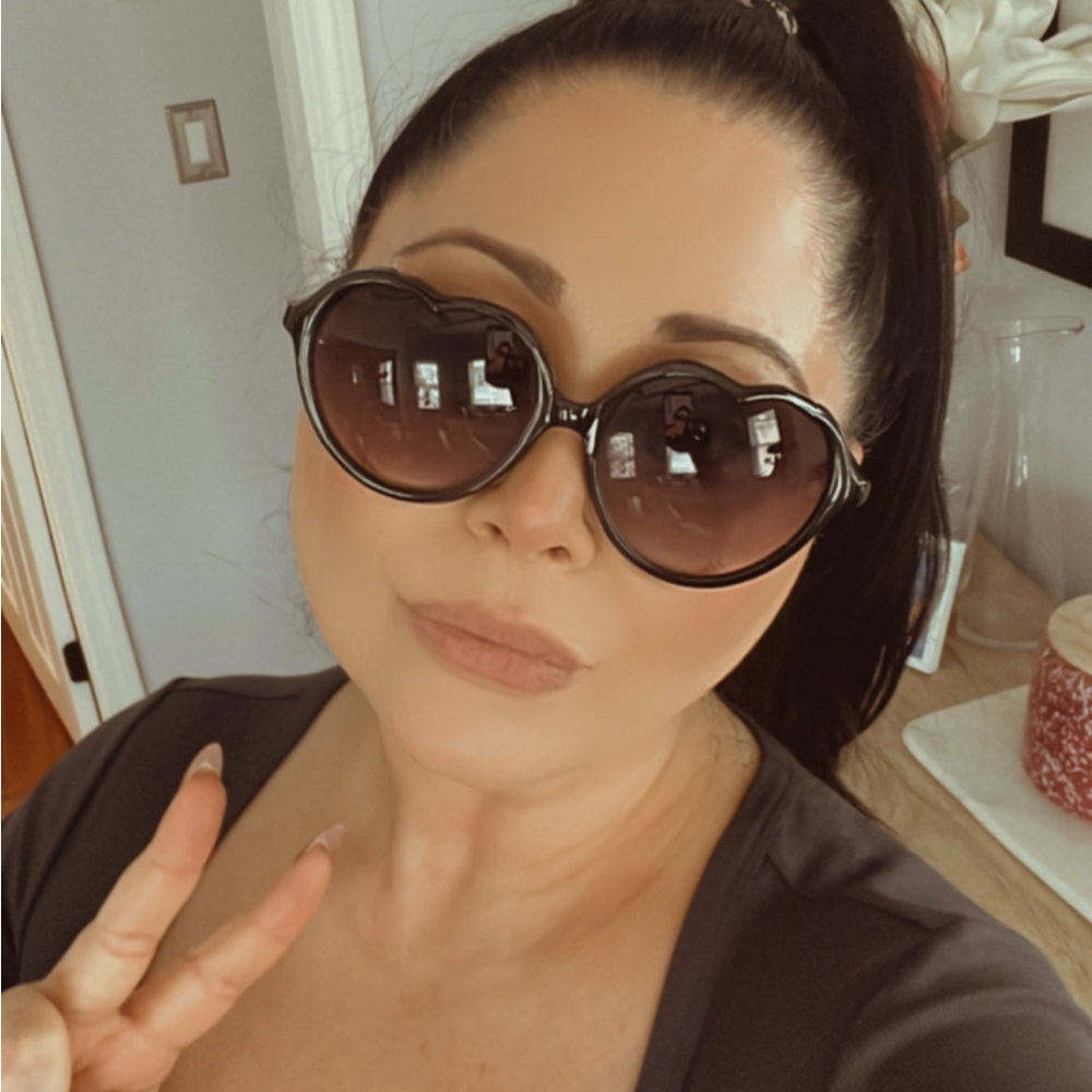 Juicy Couture Heart Sunnies 😍